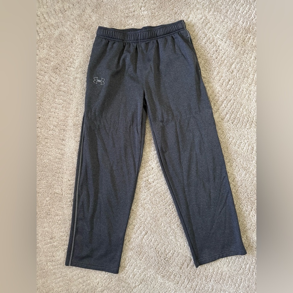 Under Armour Men’s loose active sweatpants size Large